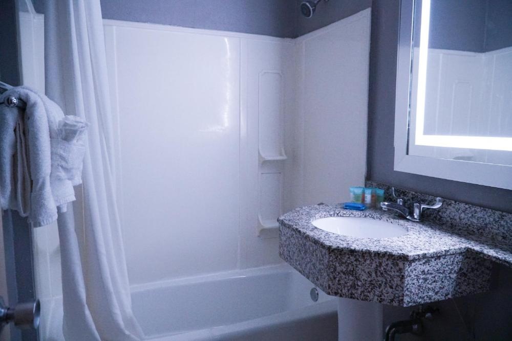 Cabana Hotel Yankee Stadium Main image